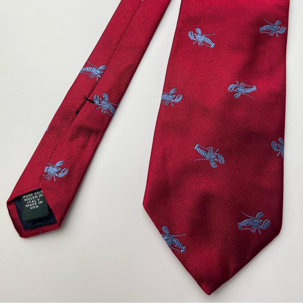 Brooks Brothers Pure Silk Tie Red & Blue Lobster Motif, Made in Italy, Like New